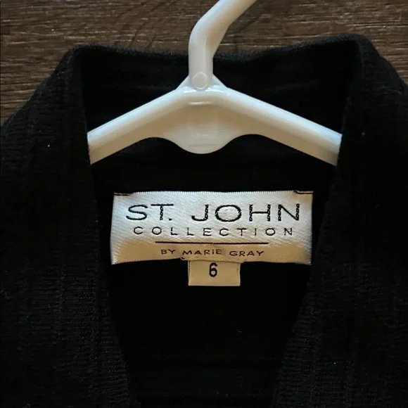 St. John Black Ribbed Blazer with Gold Details - Picture 2 of 6